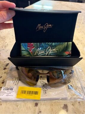 BRAND NEW Maui Jim Ho'Okipa Ultra G Brown Shield Sunglasses with Bronze Lenses